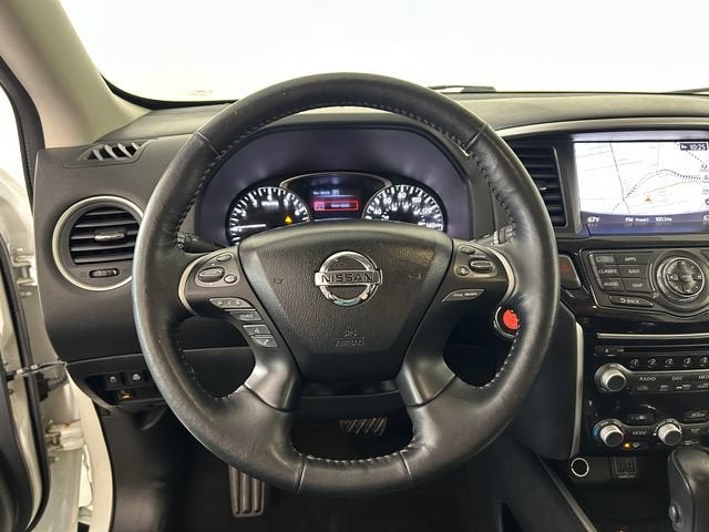 2020 Nissan Pathfinder SL