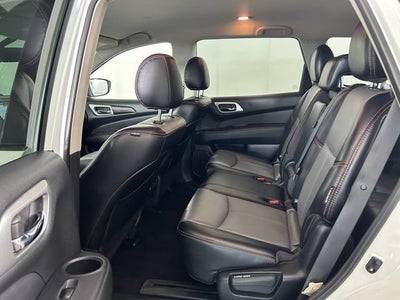 2020 Nissan Pathfinder SL