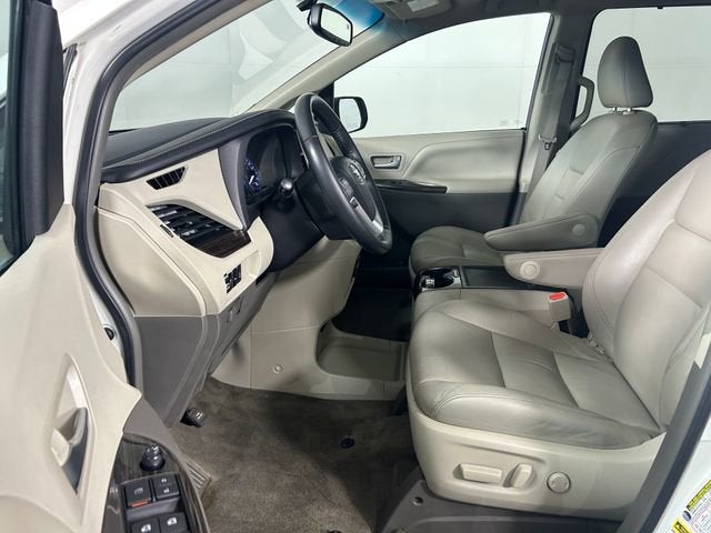 2016 Toyota Sienna Ltd