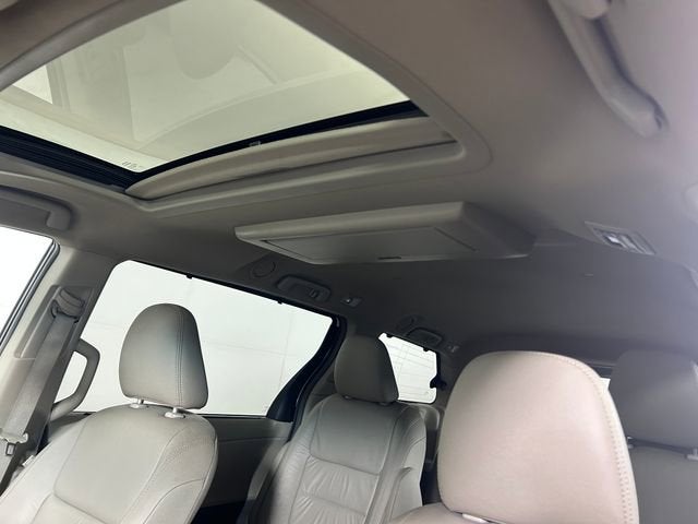 2016 Toyota Sienna Ltd