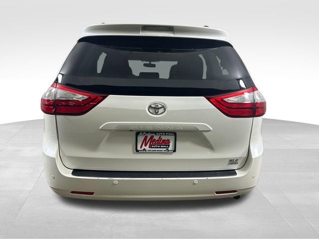2016 Toyota Sienna Ltd