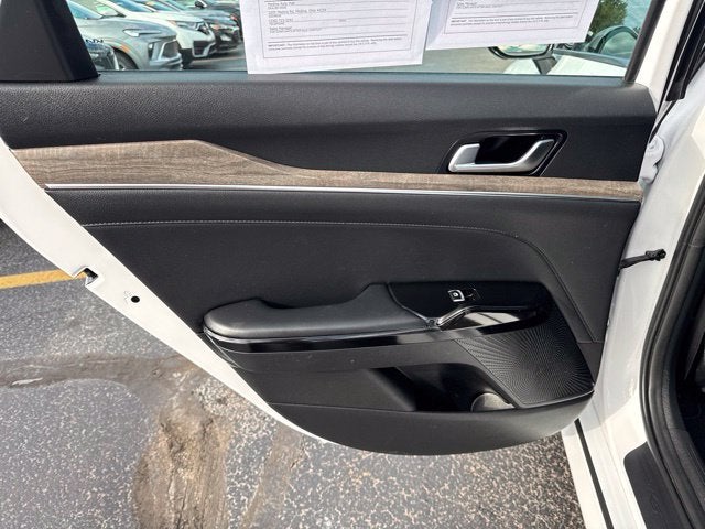 2022 Kia K5 EX