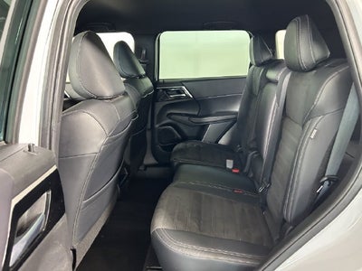 2023 Mitsubishi Outlander SE