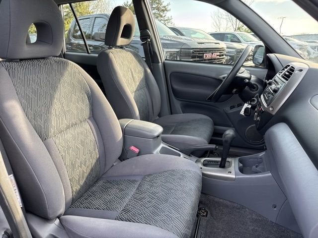 2003 Toyota RAV4 Base