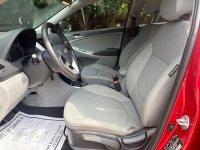 2013 Hyundai Accent SE