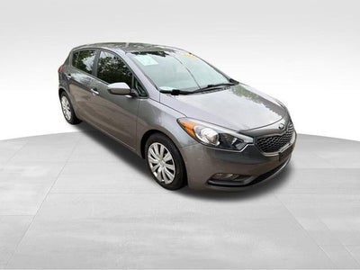 2016 Kia Forte 5-Door LX
