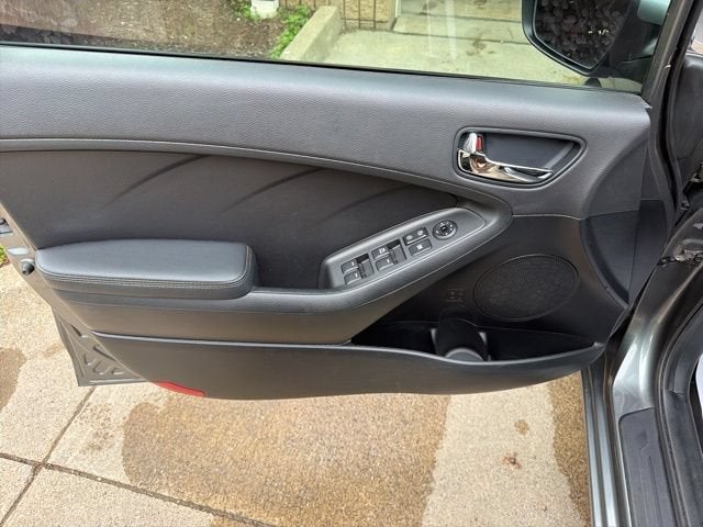 2016 Kia Forte 5-Door LX