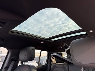 2023 Land Rover Defender X-Dynamic SE