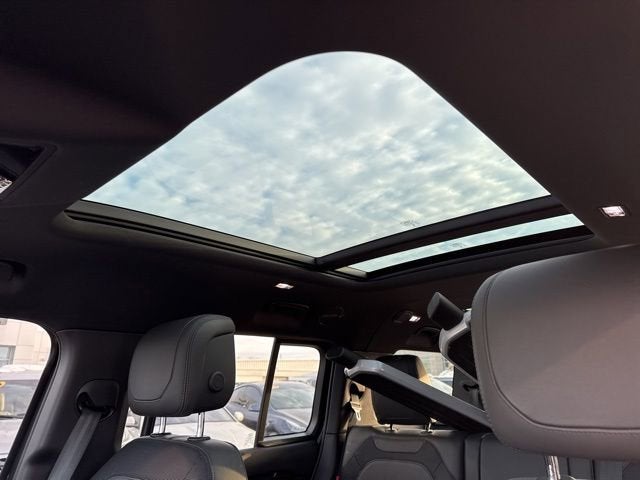 2023 Land Rover Defender X-Dynamic SE