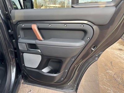 2023 Land Rover Defender X-Dynamic SE