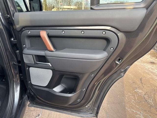 2023 Land Rover Defender X-Dynamic SE