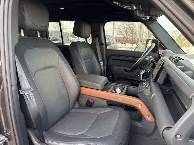 2023 Land Rover Defender X-Dynamic SE