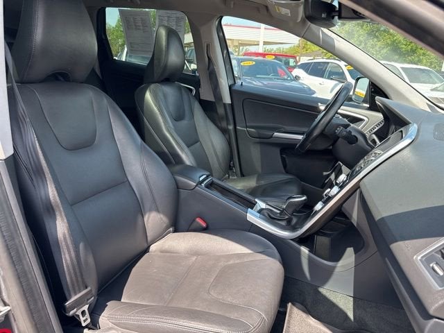 2016 Volvo XC60 T6 Platinum